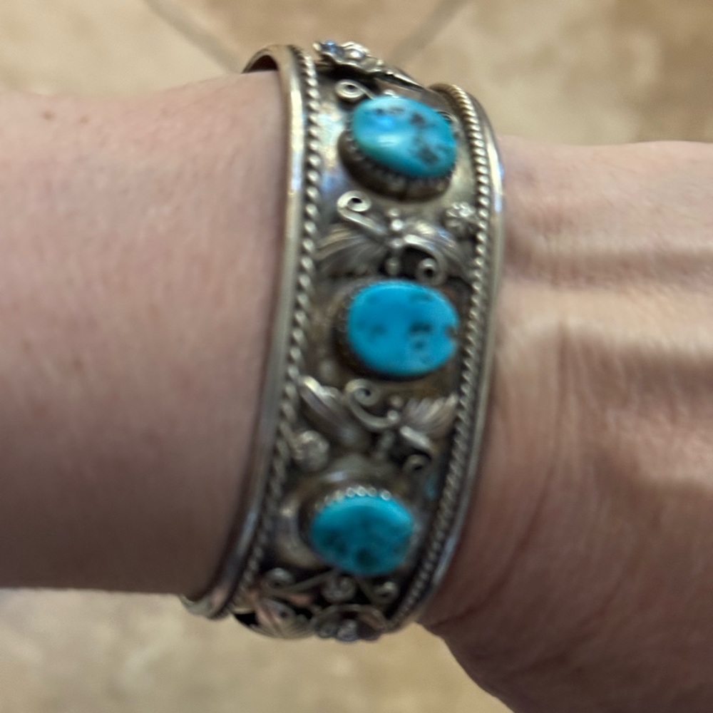 Native American Sterling and natural turquoise bracelet - size 6 1/2 inch